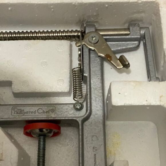 The Pampered Chef Silver Red Stainless Steel Apple Potato Peeler Corer Slicer - Picture 2 of 4